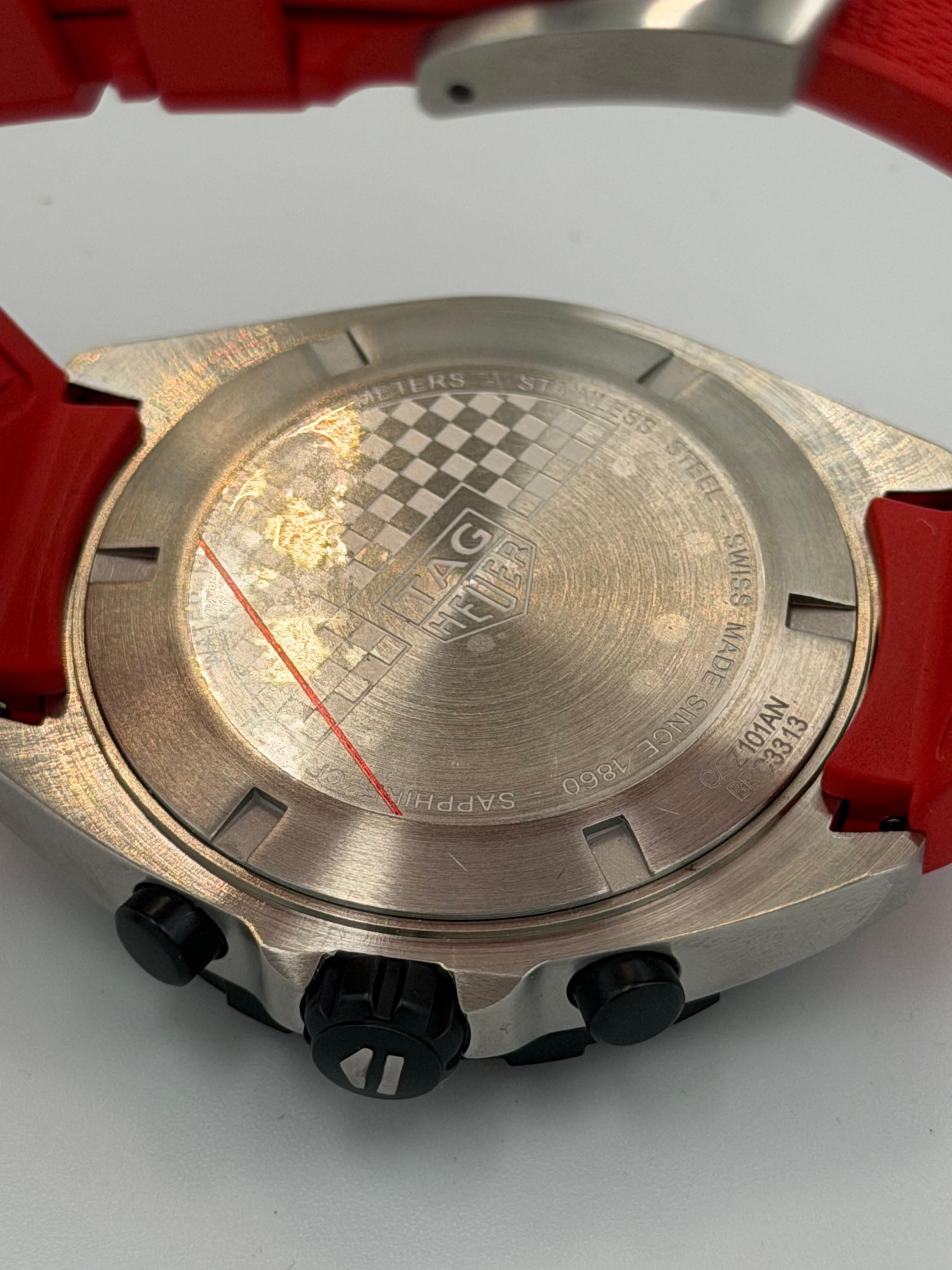 Reloj cronógrafo de acero TAG Heuer Formula 1 de cuarzo con esfera de color rojo