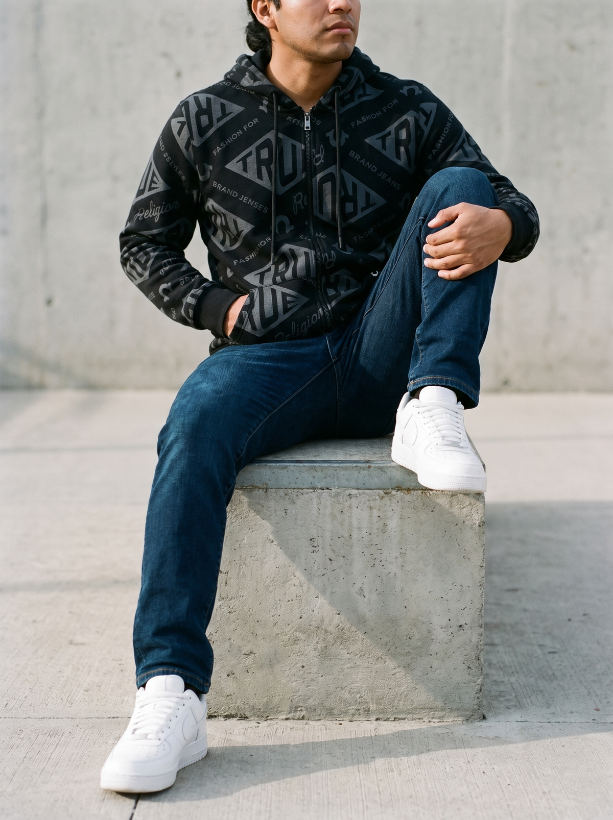 Sudadera True Religion Negra con Monograma - Boxroom