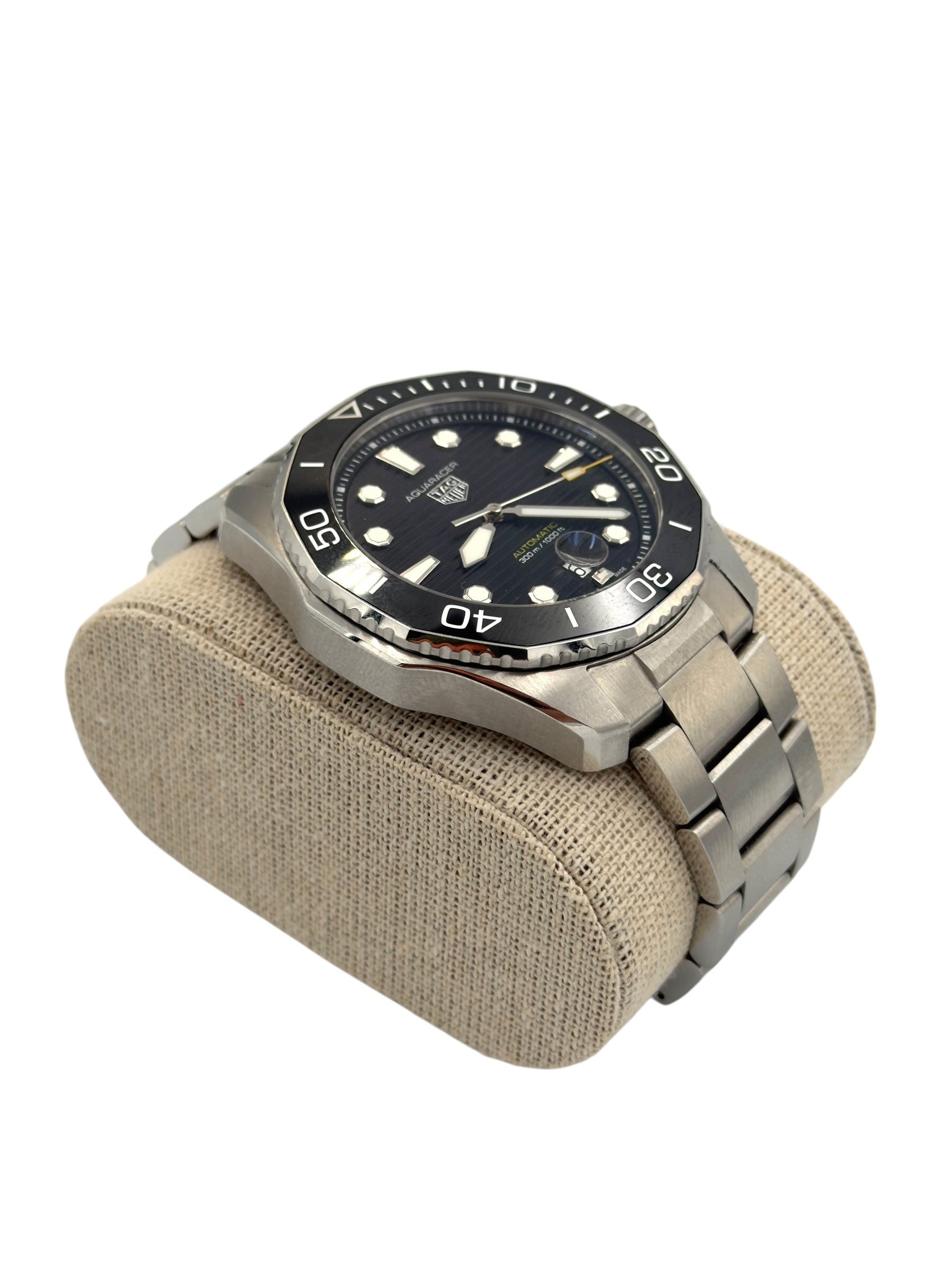 TAG HEUER AQUARACER PROFESSIONAL 300 DATE