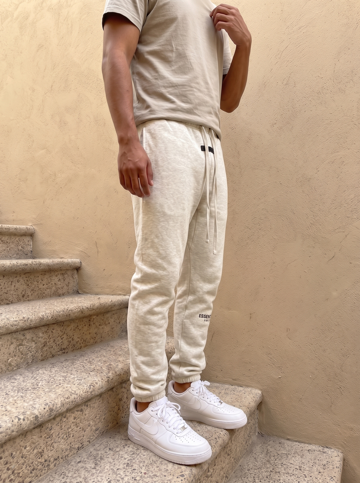 Pants ESSENTIALS - modelo 2